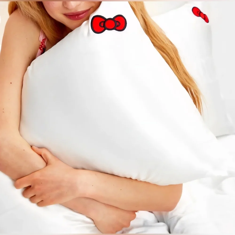 Kitsch x Hello Kitty Satin Pillowcase in Ivory Kitty Bow